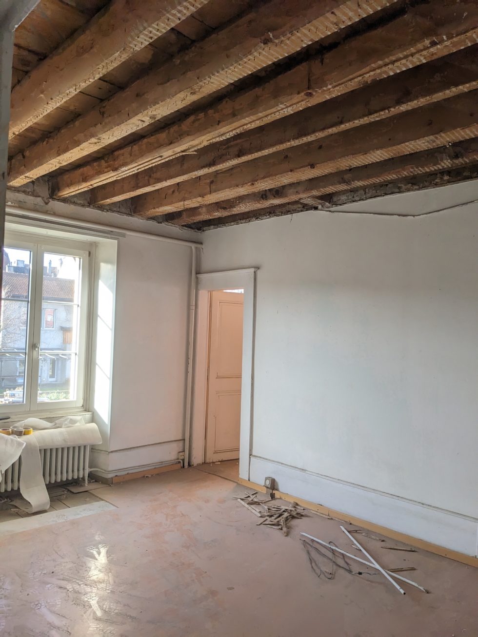 Bâtiment B : démolition plafonds à l’étage, en cours (état 06.02.2024)