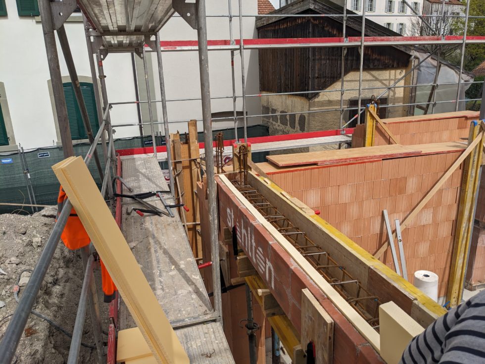 Bât. D : coffrage linteau, en cours (09.04.2024)