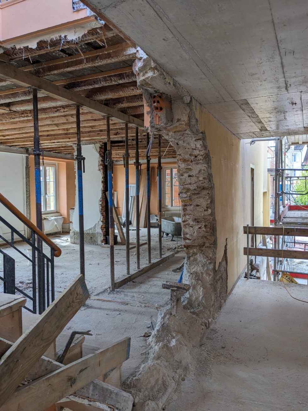 Bât. B-C : liaison avec la Cure créée, en cours (07.05.2024)