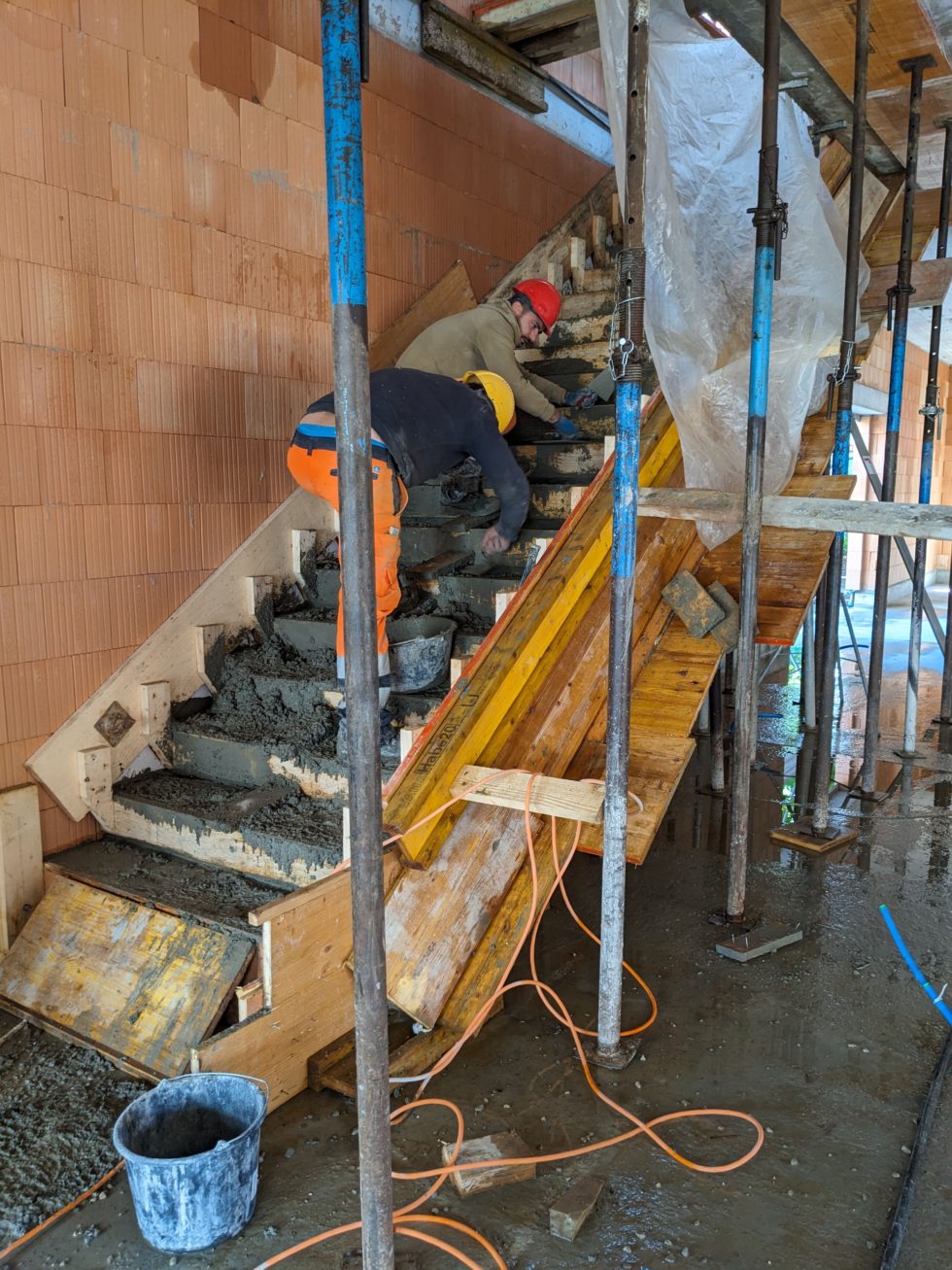 Bât. D : bétonnage escalier, en cours (14.05.2024)