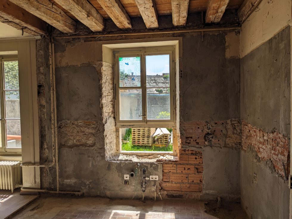 Bât. B : ouverture du contre-coeur fenêtre cuisine, terminé (14.05.2024)