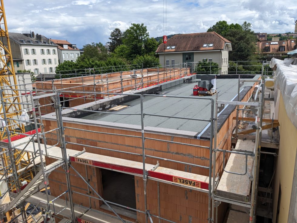 Bât C : isolation terminé, 2ème couche étanchéité en cours (27.05.2024)