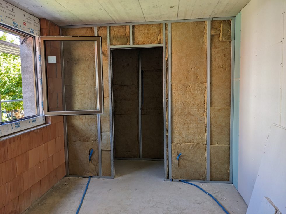 Bât. D : pose des cloisons légère, en cours (05.08.24)