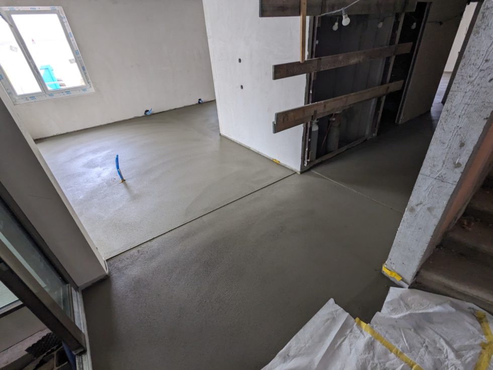 Bât. A : chape ciment, terminée (07.10.2024)