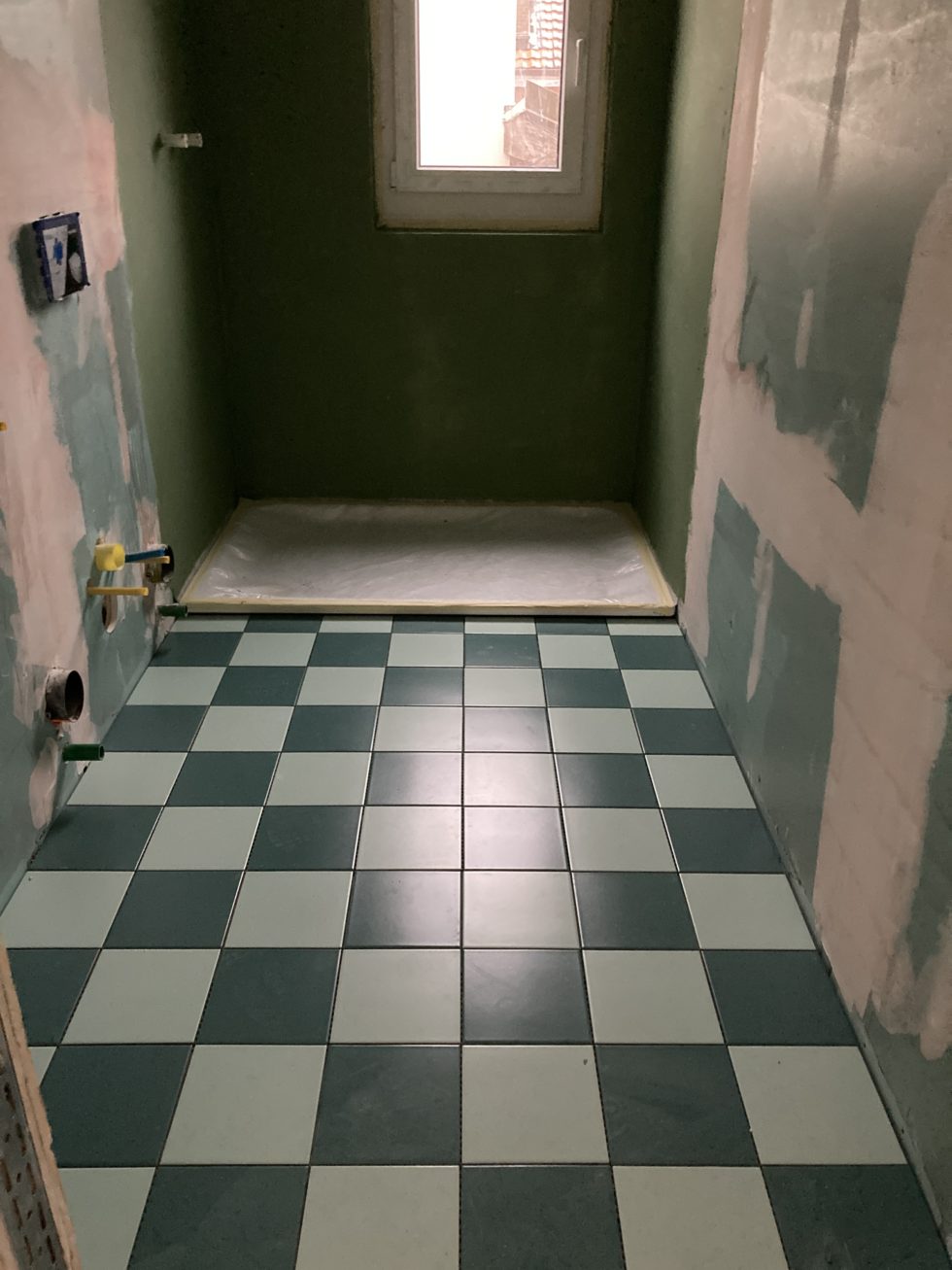 Bât. D : Pose carrelage dans salles de douche (27.01.2025)
