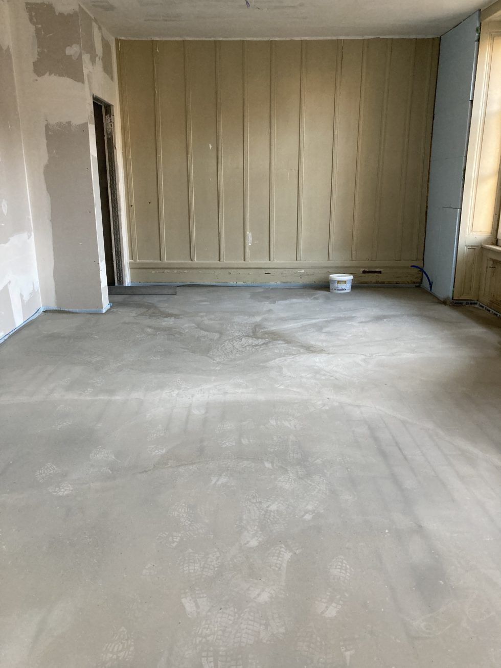 Bât. B : rez – préparation sol cuisine (03.03.2025)