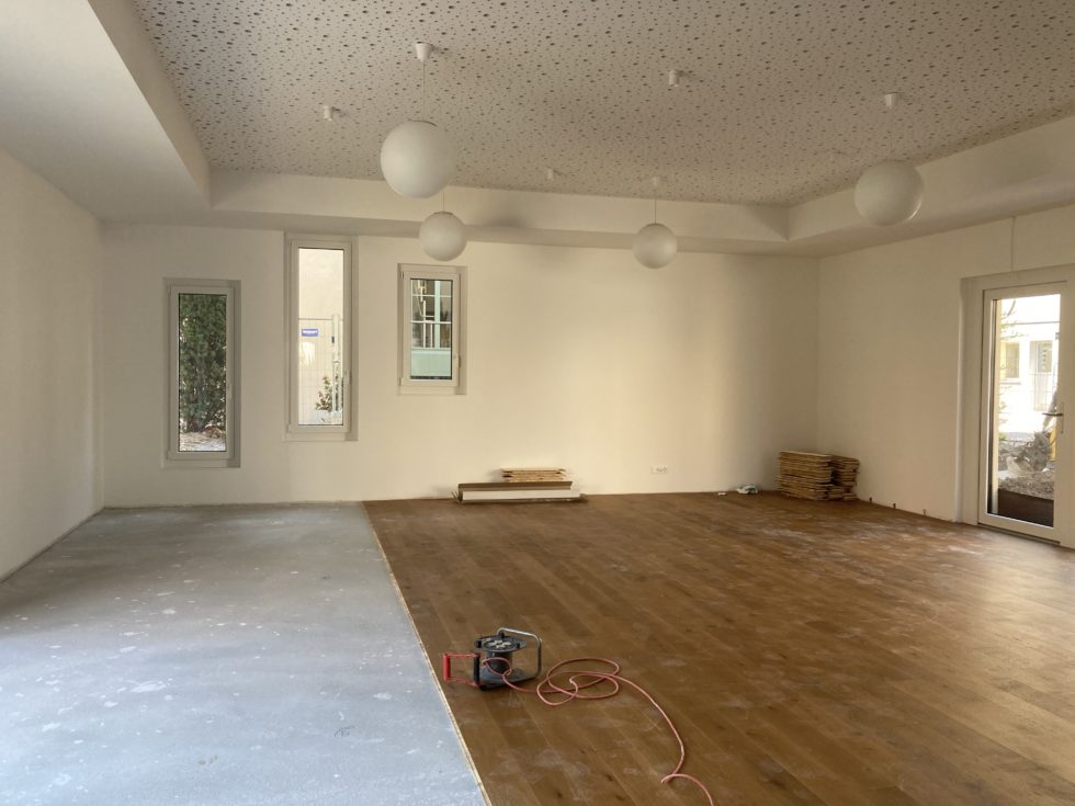 Bât. D : pose parquet dans la chapelle (28.04.2025)